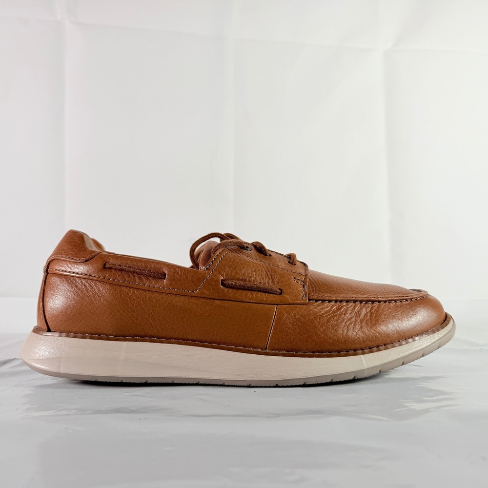 Classic Men's Tan Leather Boat Shoes with Cushioned Sole - Picture 5 of 15